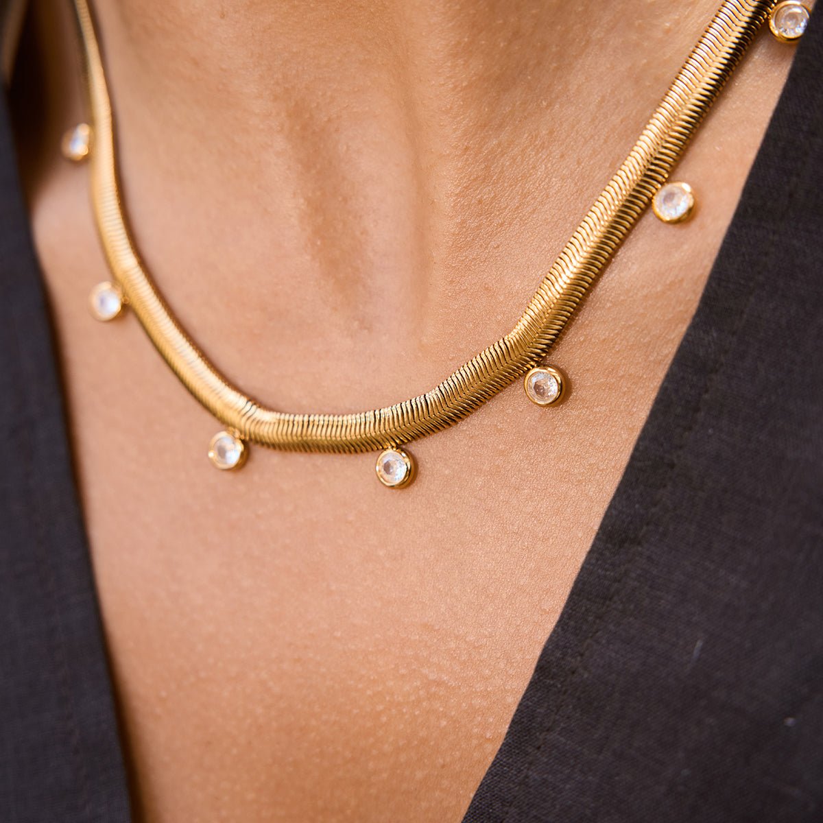 Glow Choker Halskette im 18K Gold Look - PULXERA