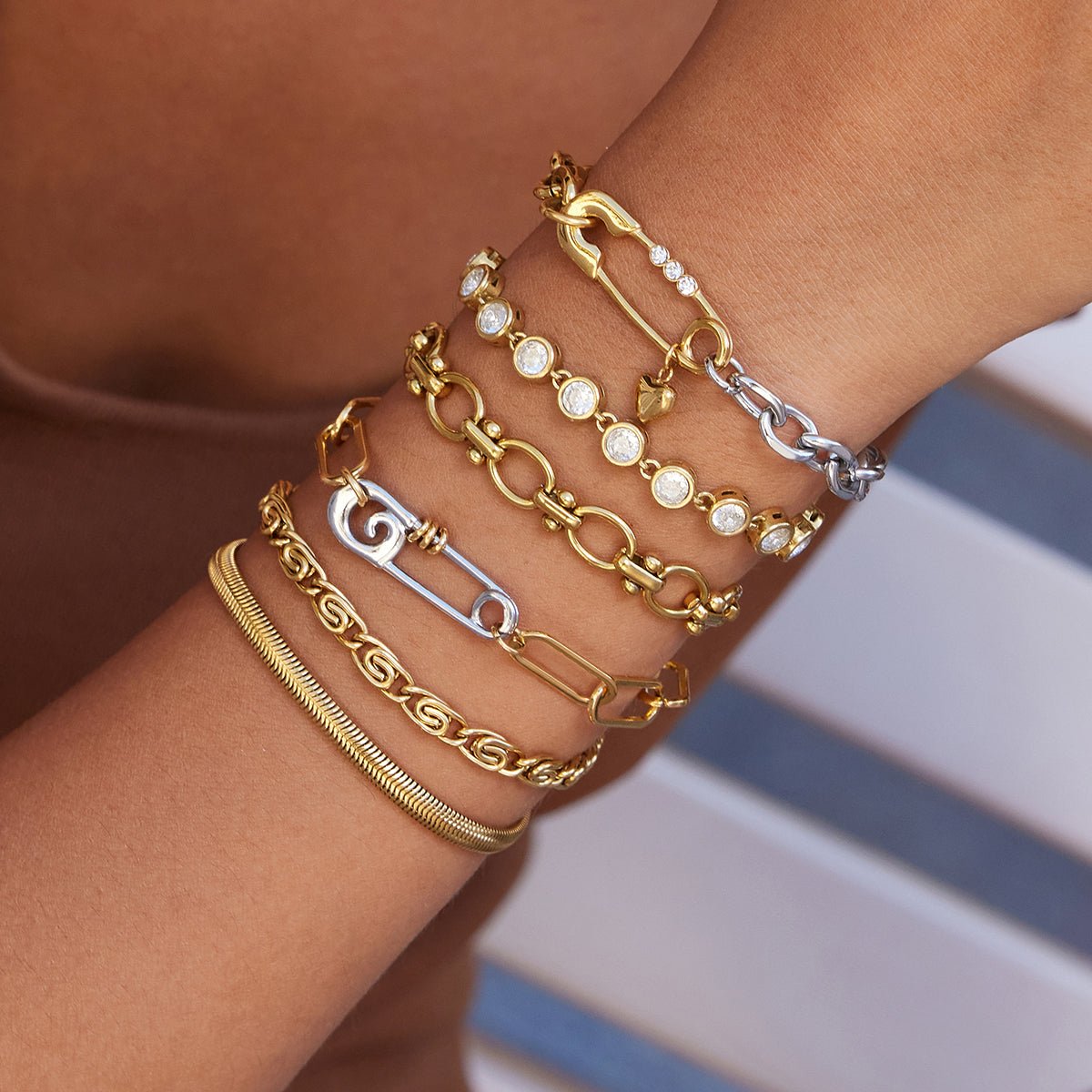 Nadel & Herzanhänger Armband im Silber & 18K Gold look - PULXERA