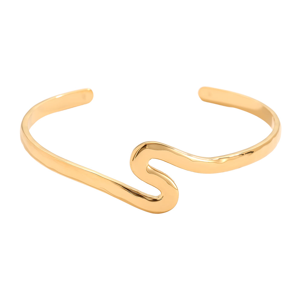 Goldener Oberarm Cuff im Z-Design
