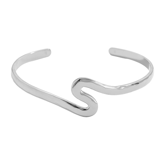 Silberner Oberarm Cuff im Z-Design