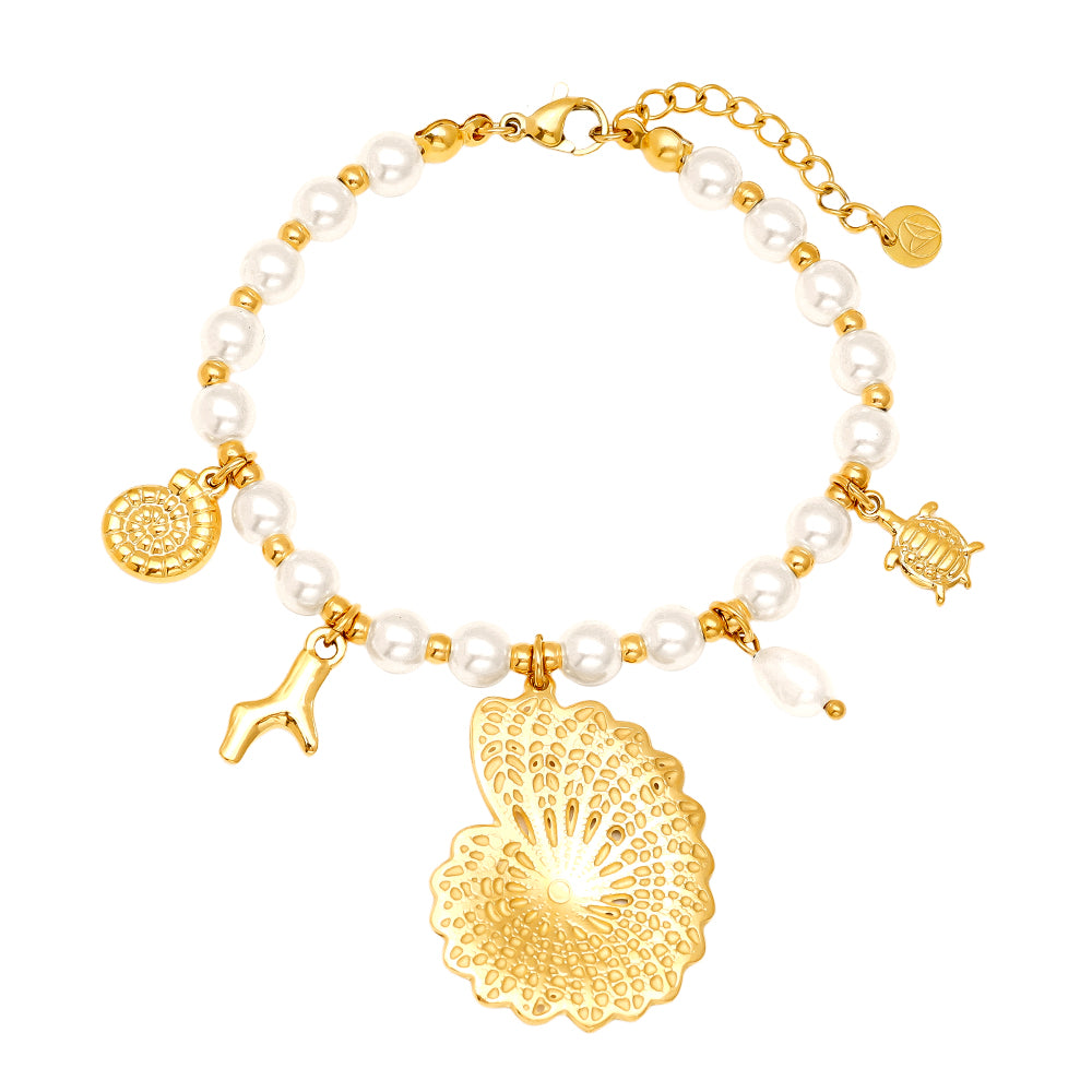 Goldenes Pearl Charm Armband mit Muschel-Anhängern
