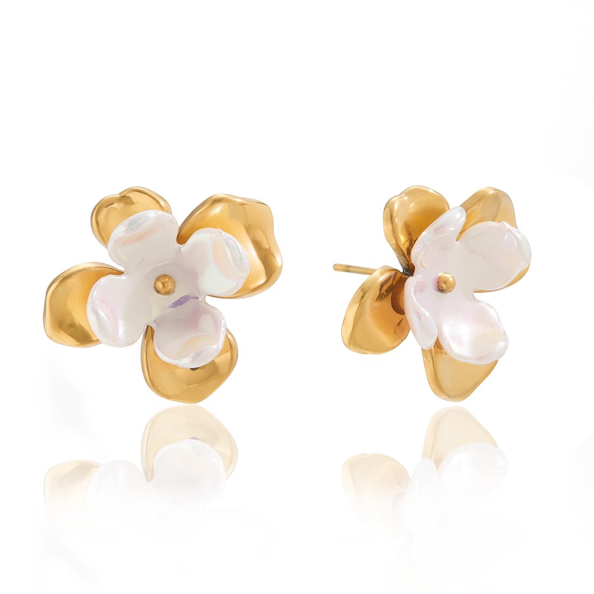 Blooming Pearl Flower – Goldene Blüten - Ohrstecker mit Perlenglanz - PULXERA