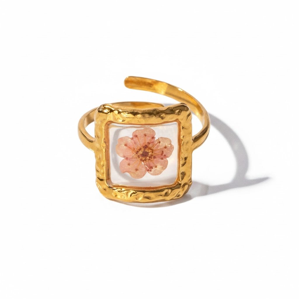 Elegant Flower Frame Ring – Vergoldeter Statement - Ring mit echter Blütenoptik - PULXERA