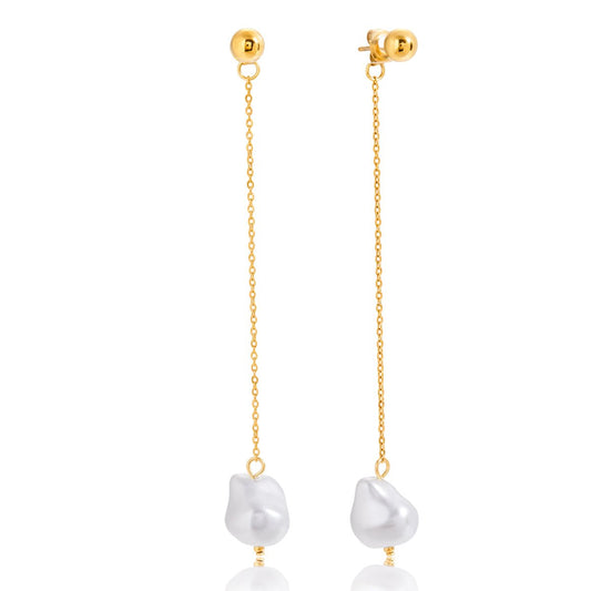 Elegant Pearl Droplets – Goldene Kettenohrringe mit Barockperlen - PULXERA