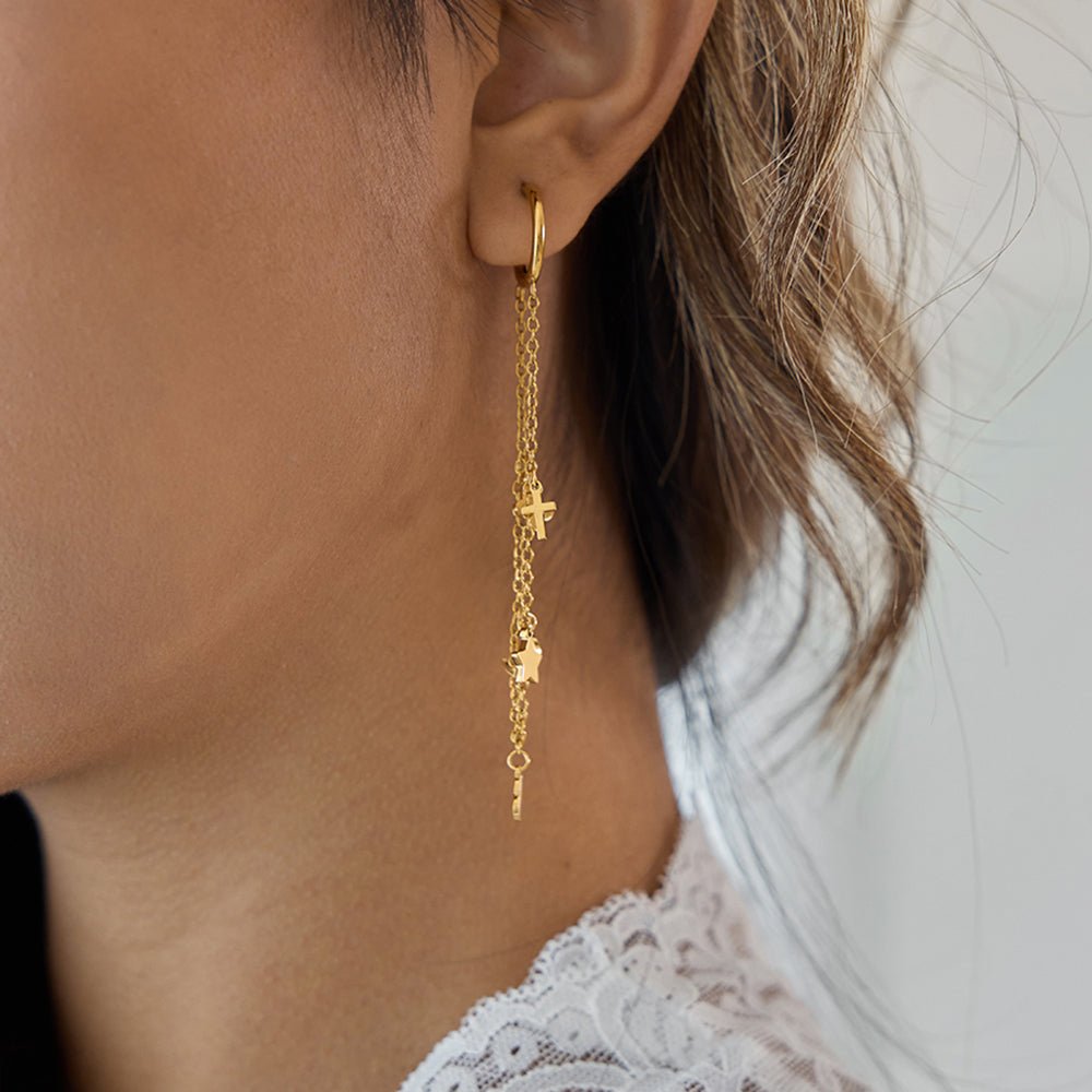 Golden Charm Drops – Lange Ohrringe mit Mini - Symbolen - PULXERA