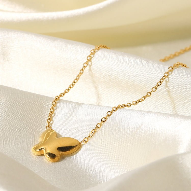 Goldene Schmetterlingskette – Zarter Butterfly Anhänger aus Perlmutt - PULXERA