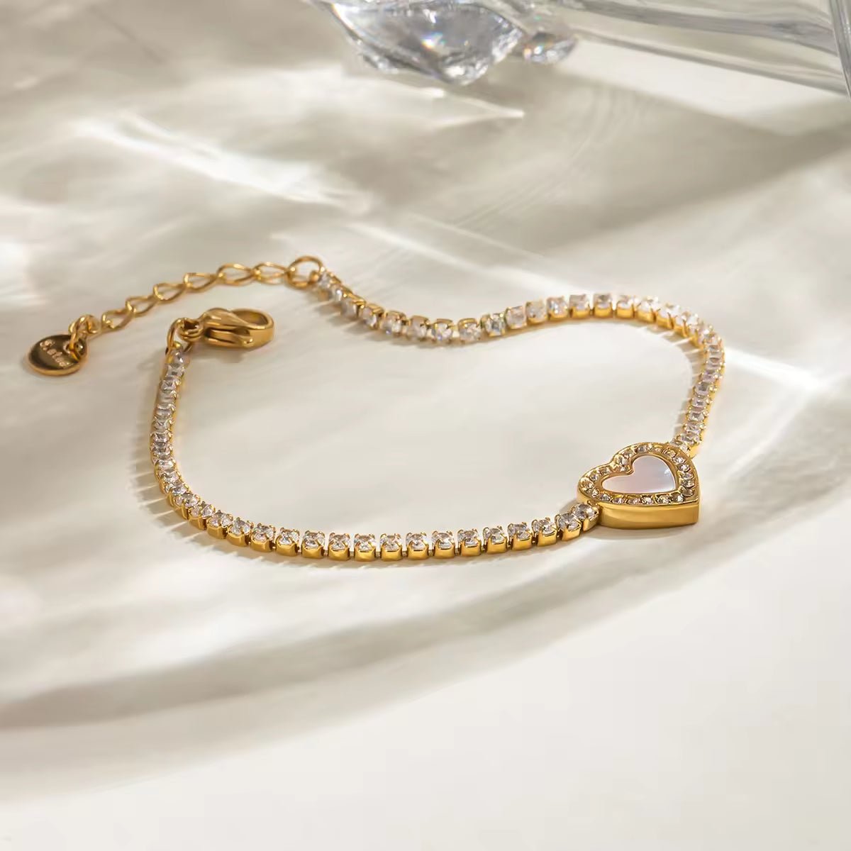 Heartshine Armband – Funkelndes Herz im 18K Gold Look - PULXERA