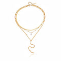 Layered Pearl Drop Necklace – 3 - lagige goldene Halskette mit Tropfenperle - PULXERA
