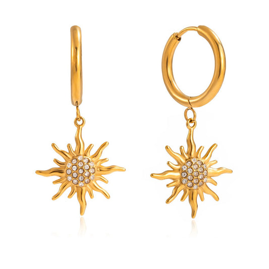 Radiant Sun Hoops – Goldene Sonnen - Ohrringe mit Zirkonia - PULXERA