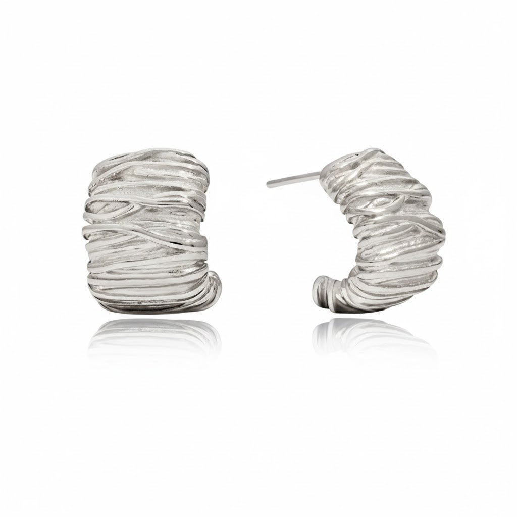 Silver Wrapped Hoops – Strukturierte silberne Creolen - PULXERA