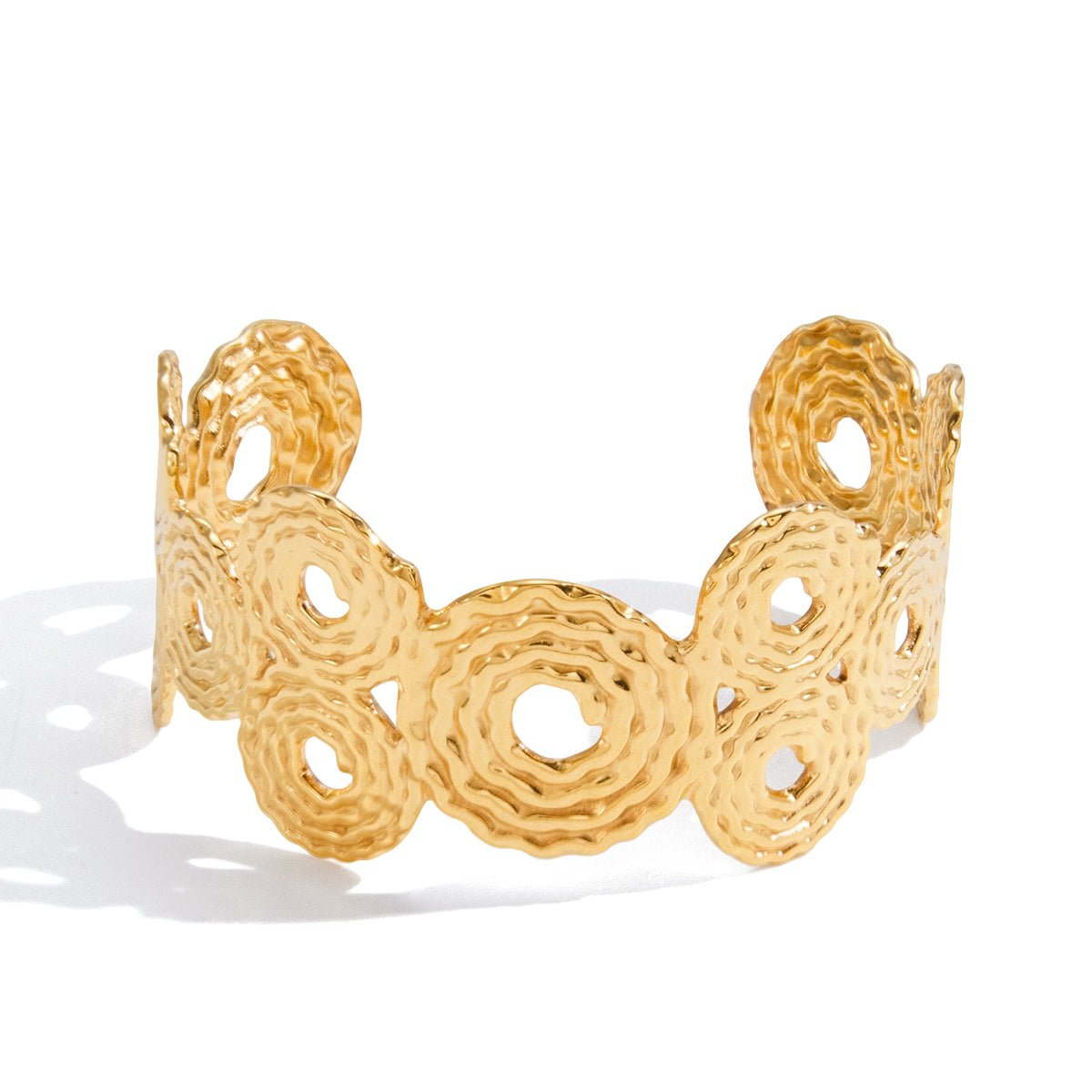 Statement Armreif im 18K Gold Look – Organische Struktur & Kunst - Design - PULXERA