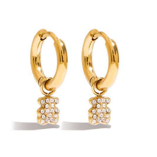 Teddy Crystal Hoop Earrings – Vergoldete Creolen mit funkelndem Bärenanhänger - PULXERA