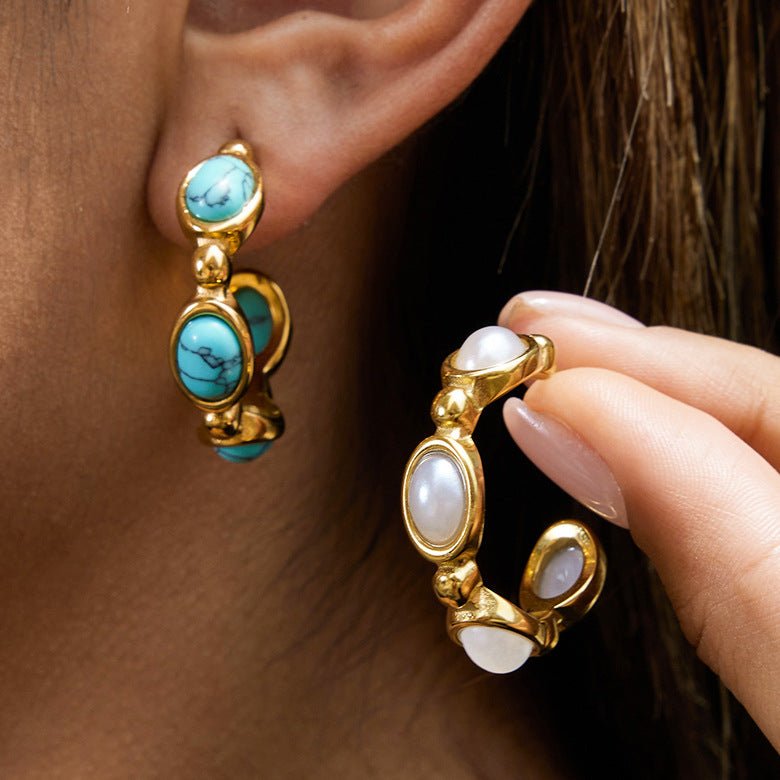 Turquoise Elegance Hoops – Goldene Creolen mit Türkissteinen - PULXERA