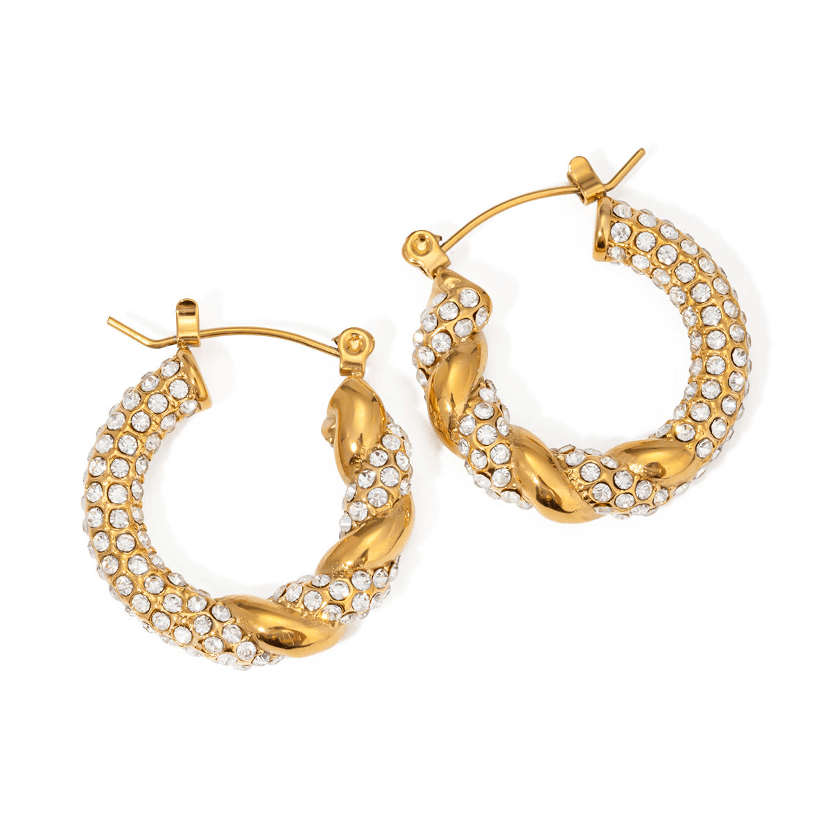 Twisted Crystal Hoop Earrings – Vergoldete Creolen mit gedrehtem Zirkonia - Design - PULXERA