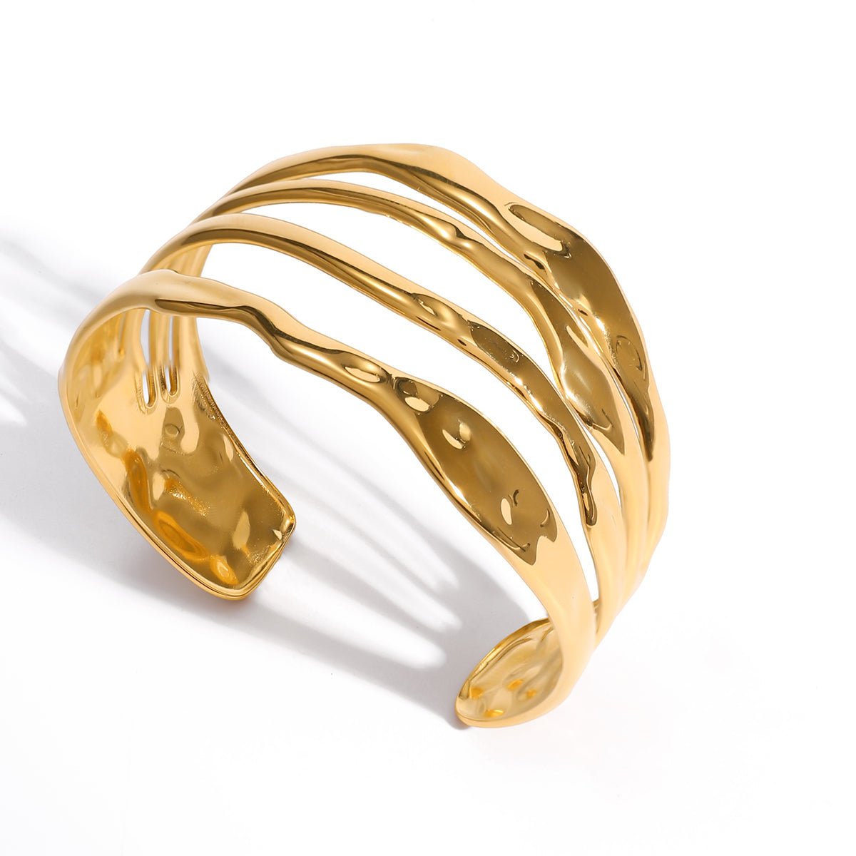 Wave Design Armreif – 18K Gold Look | Elegant & Modern - PULXERA